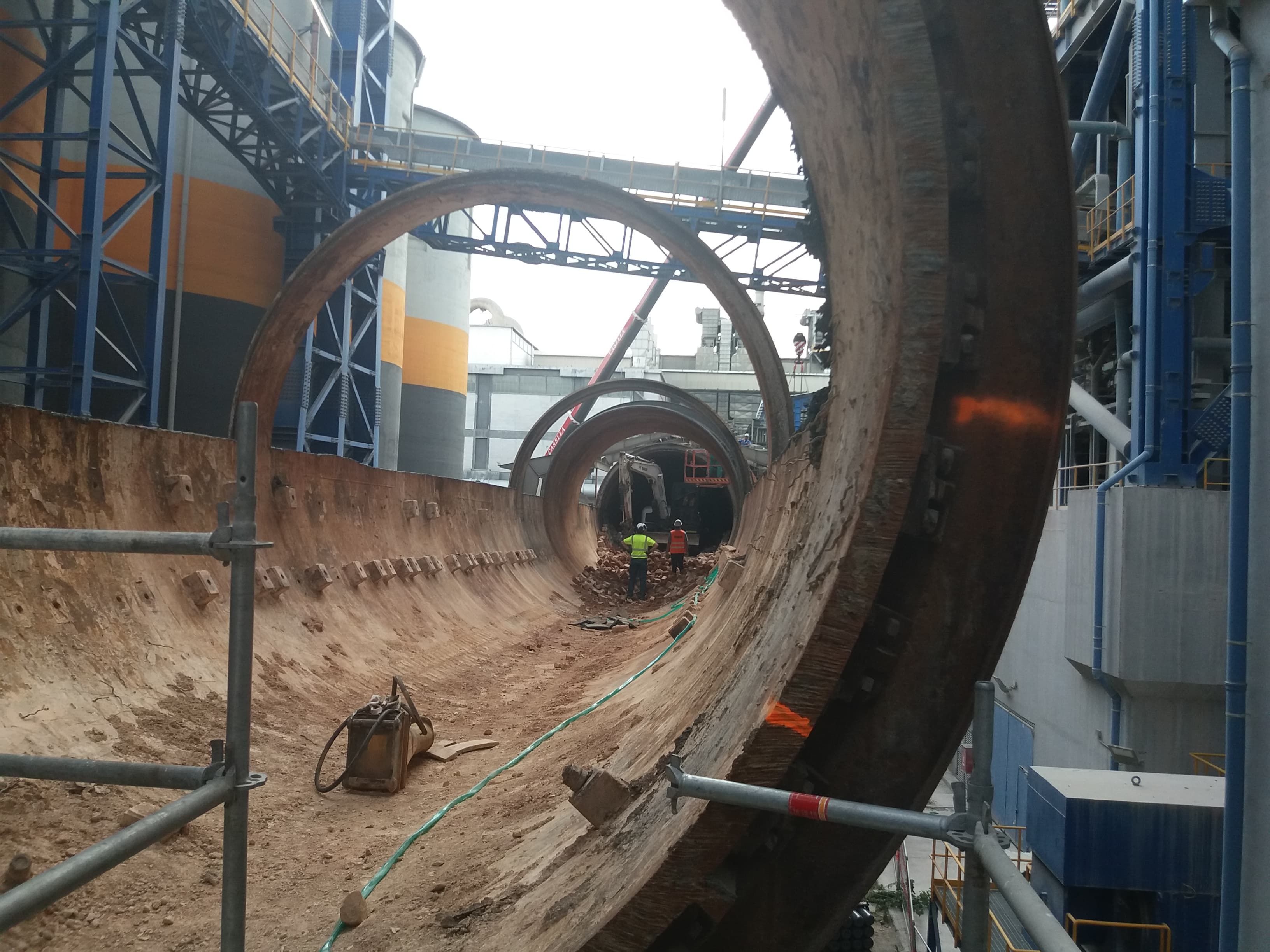 Demolizione Italcementi